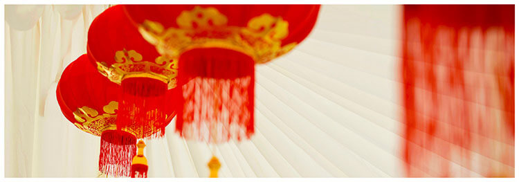 chinese wedding tradition of red lanterns