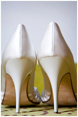 lake garda wedding photography heals bridal shoes