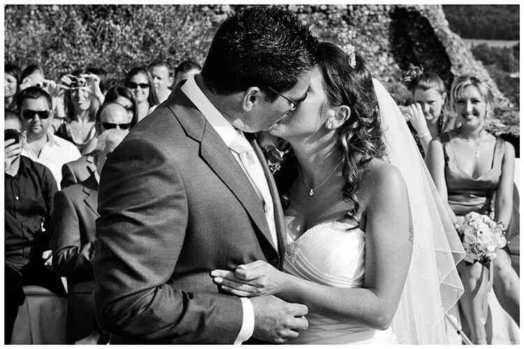 lake garda wedding photography bride groom kissing