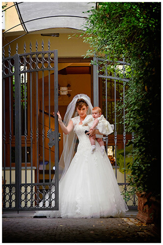 Castel di Poggio wedding bride leaves apartment