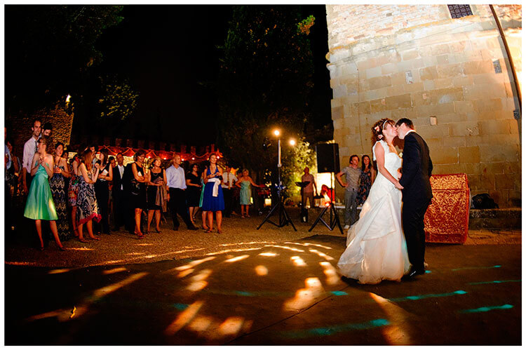 Castel di Poggio wedding first dance outside