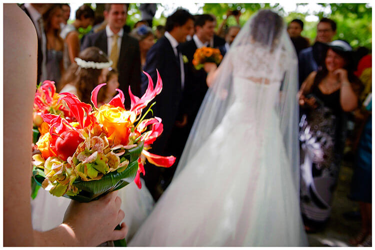 Fraternita di Romena wedding red bouquet bridal dress