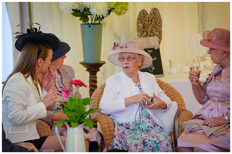 Snelson Farm wedding ladies, hats, conversation